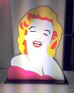 Marco Lodola, Marilyn, scultura luminosa in perspex e neon