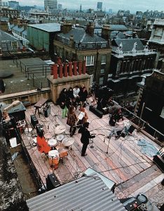 I Beatles sul tetto della Apple Records.